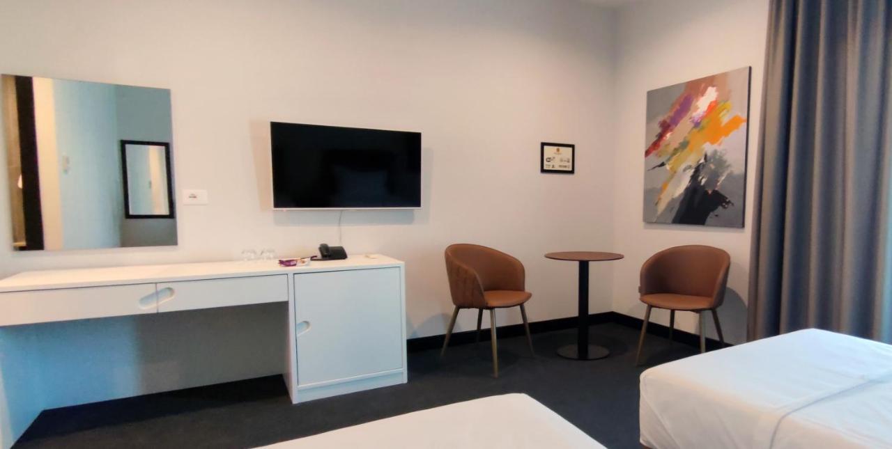 Hotel Delta Premium Durrës 외부 사진
