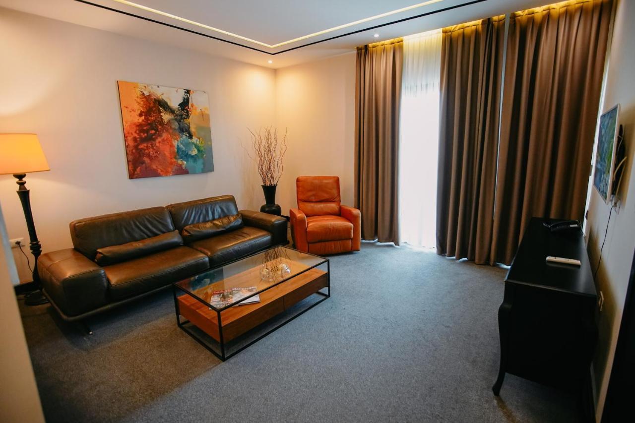 Hotel Delta Premium Durrës 외부 사진