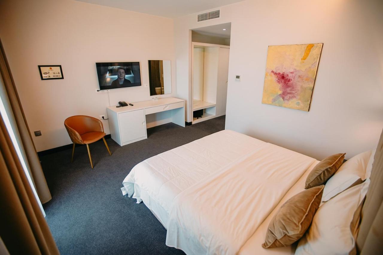 Hotel Delta Premium Durrës 외부 사진