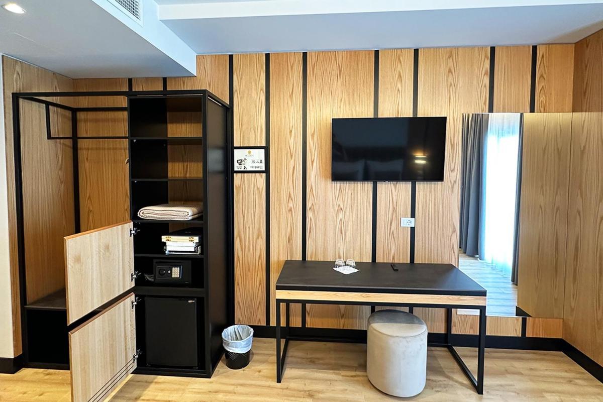 Hotel Delta Premium Durrës 외부 사진